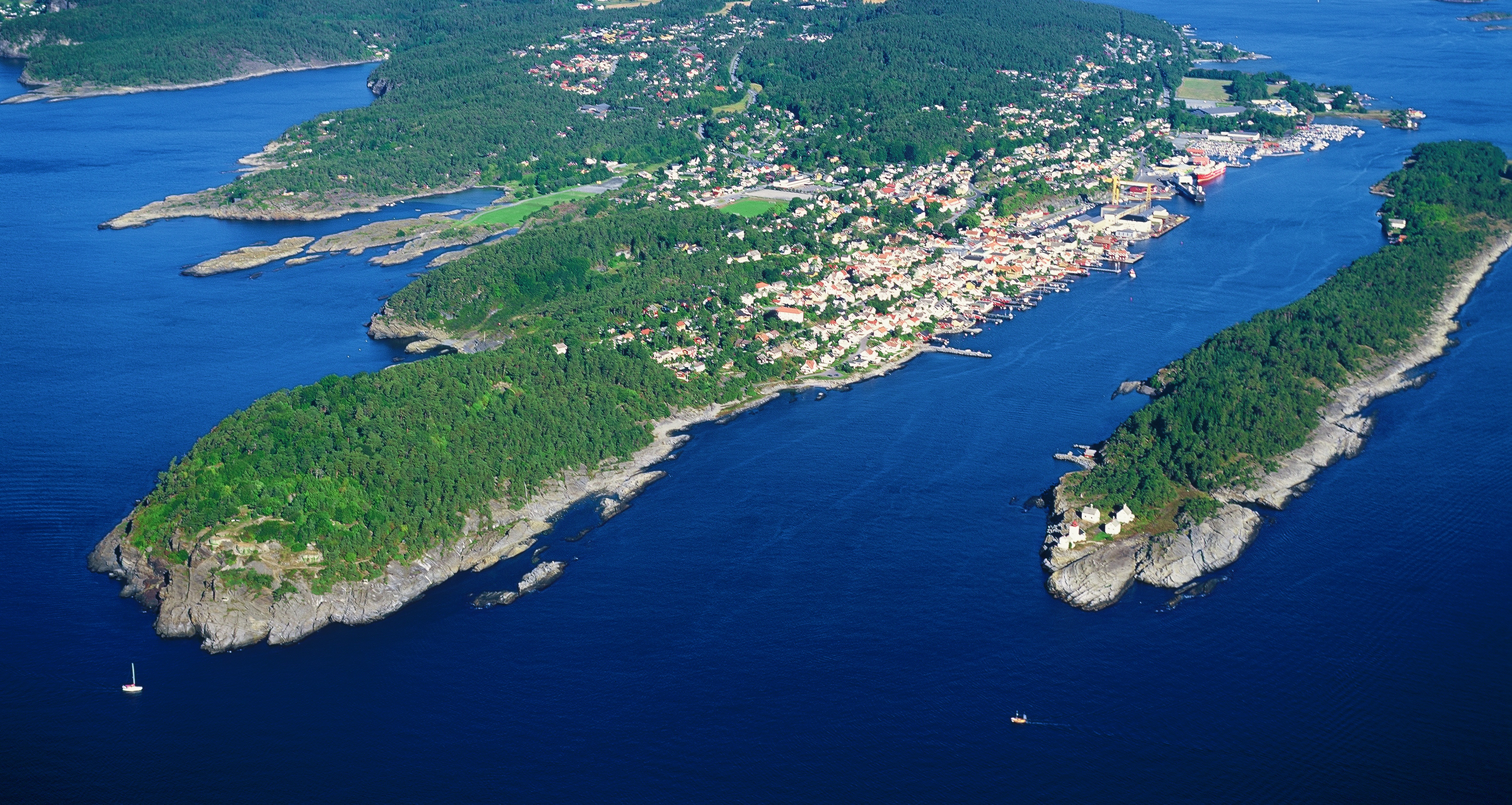 Foto: Langesund og Langøya. Bamble kommune (CC BY-SA 2.0).